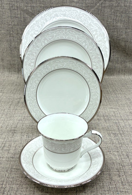 Noritake Silver Palace 5 Piece Place Setting Platinum 4773 Japan Bone China NEW