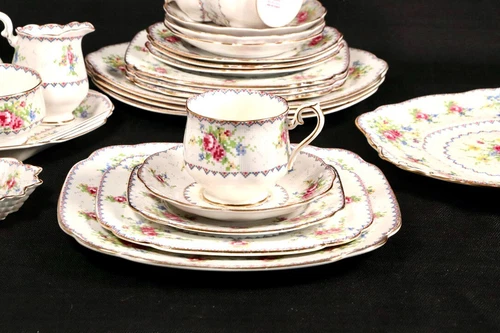 VTG Royal Albert “PETIT POINT” 25 Piece Set, Dinner for 4, Made in England