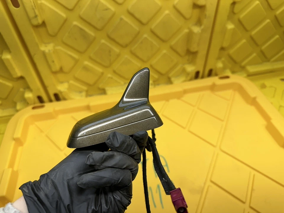 2013-2017 AUDI Q5 крыша смонтированный акулы плавник антенна 8R0035503G - Изображение 3 из 4