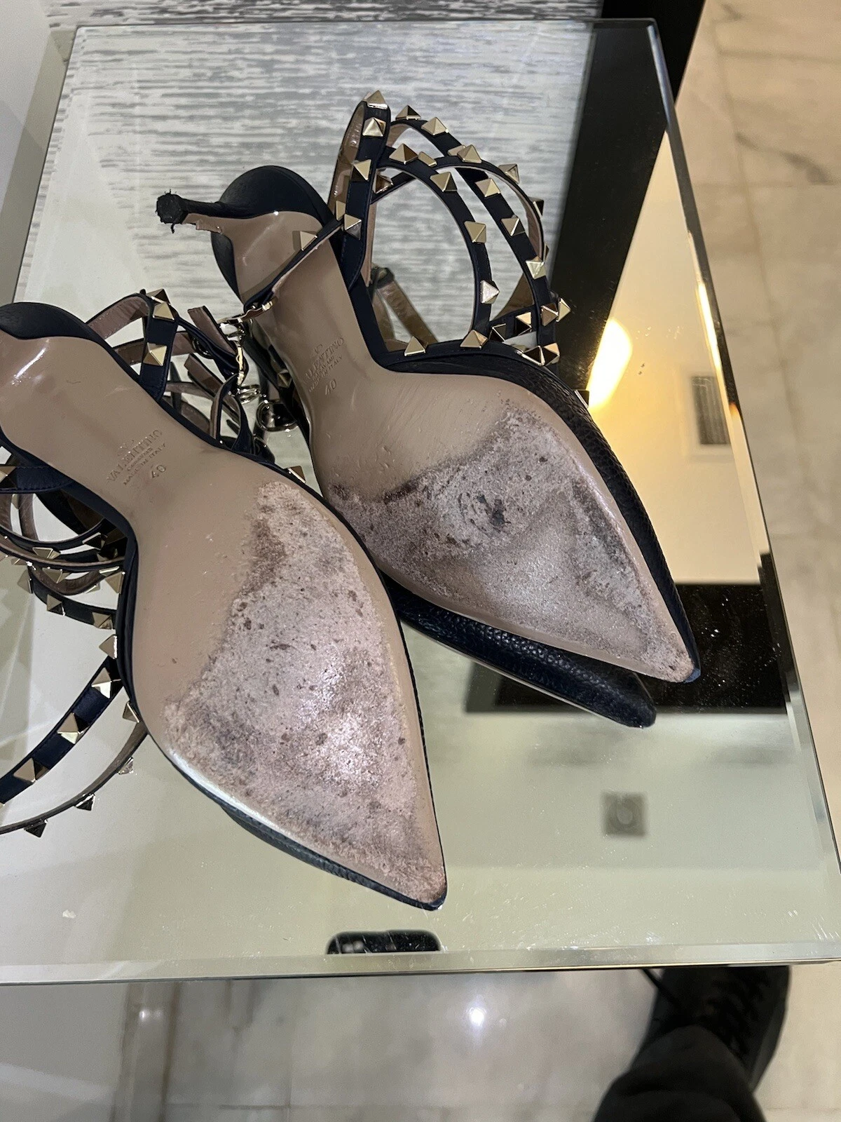 Autentiche décolleté Valentino taglia 40 nere con borchie Valentino