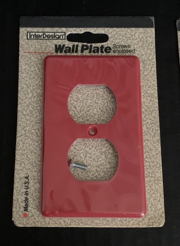 2 Vtg 1989 Red Wall Plates Switchplate Outlet Cover Plastic InterDesign USA New - Picture 2 of 9