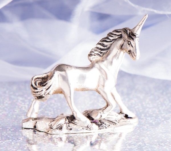 Einhorn Aus Messing Versilbert 6 X 7 Cm 150 G GlüCksbringer Talisman Geschenk-image