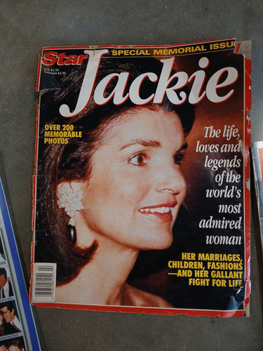 John F Kennedy Jr Lot: People Tribute Summer 1999 & LIFE 1999 Year In Pictures - Picture 5 of 9