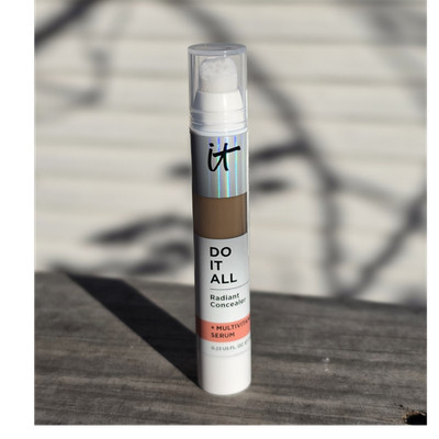IT Cosmetics Radiant Concealer Medium Warm 310 Multivitamin Serum Liquid