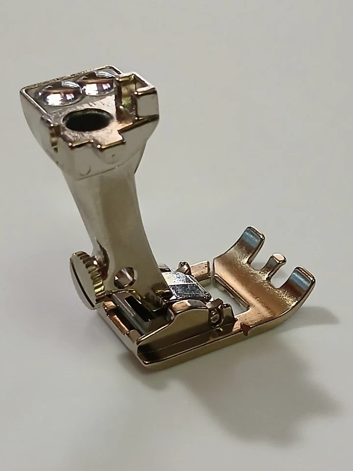 Original Bernina Presser Foot #3C( Buttonhole Foot) New Style Pre-owned. - Image 4 of 4