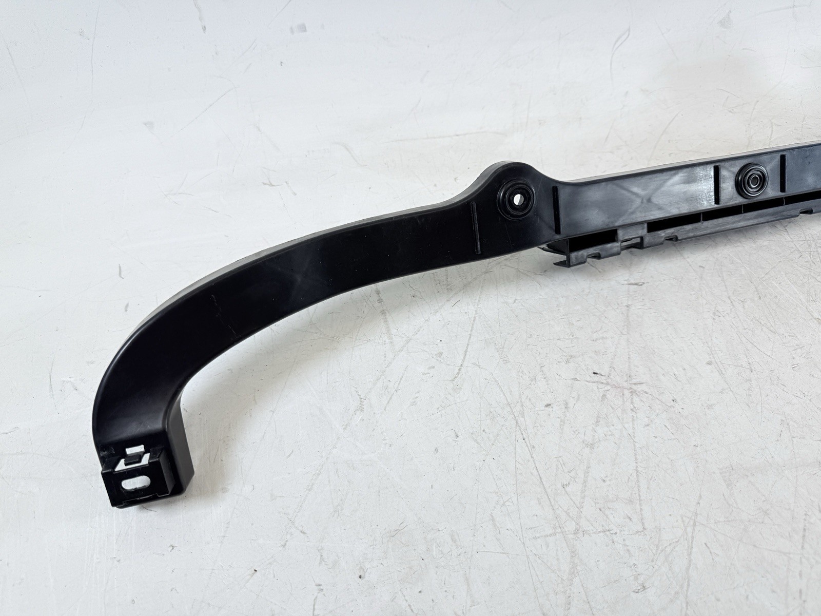 2014-2017 Maserati Ghibli Rear Bumper Center Mount Support Bracket DE240270 OEM