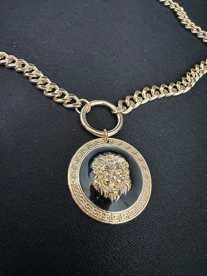 Collar colgante cabeza de tigre moneda House of Harlow/oro/esmalte negro Foto 4 de 4