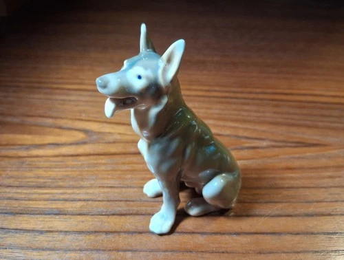 BING & GRONDAHL German Shepherd Porcelain Dog Figurine #2197 DANMARK VTG 1948-52