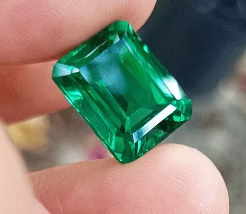 Natural 9.00 Ct+ Flawless Green Emerald Certified Emerald Cut Loose Gemstone - Picture 3 of 5