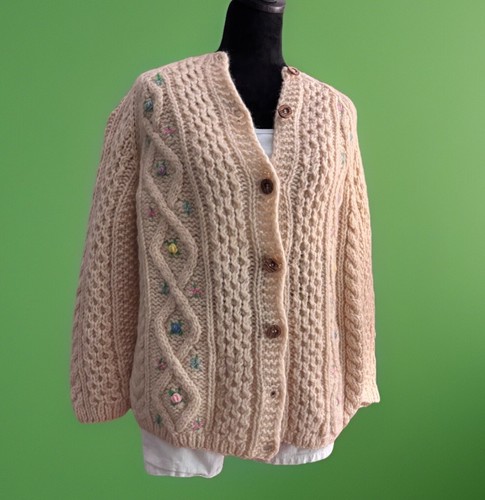 60s Beautiful Carina ITALY Soft Wool Embroidered CARDIGAN.boxy Oversized M/L - Picture 4 of 10