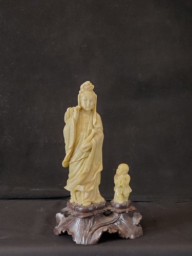 JADE CHINESSE HAND CARVED SCULPTURE EXCL COND