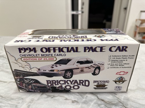 1994 Official Pace Car Brickyard 400 Chevrolet Monte Carlo 1/25 Scale - Promo - Picture 2 of 2