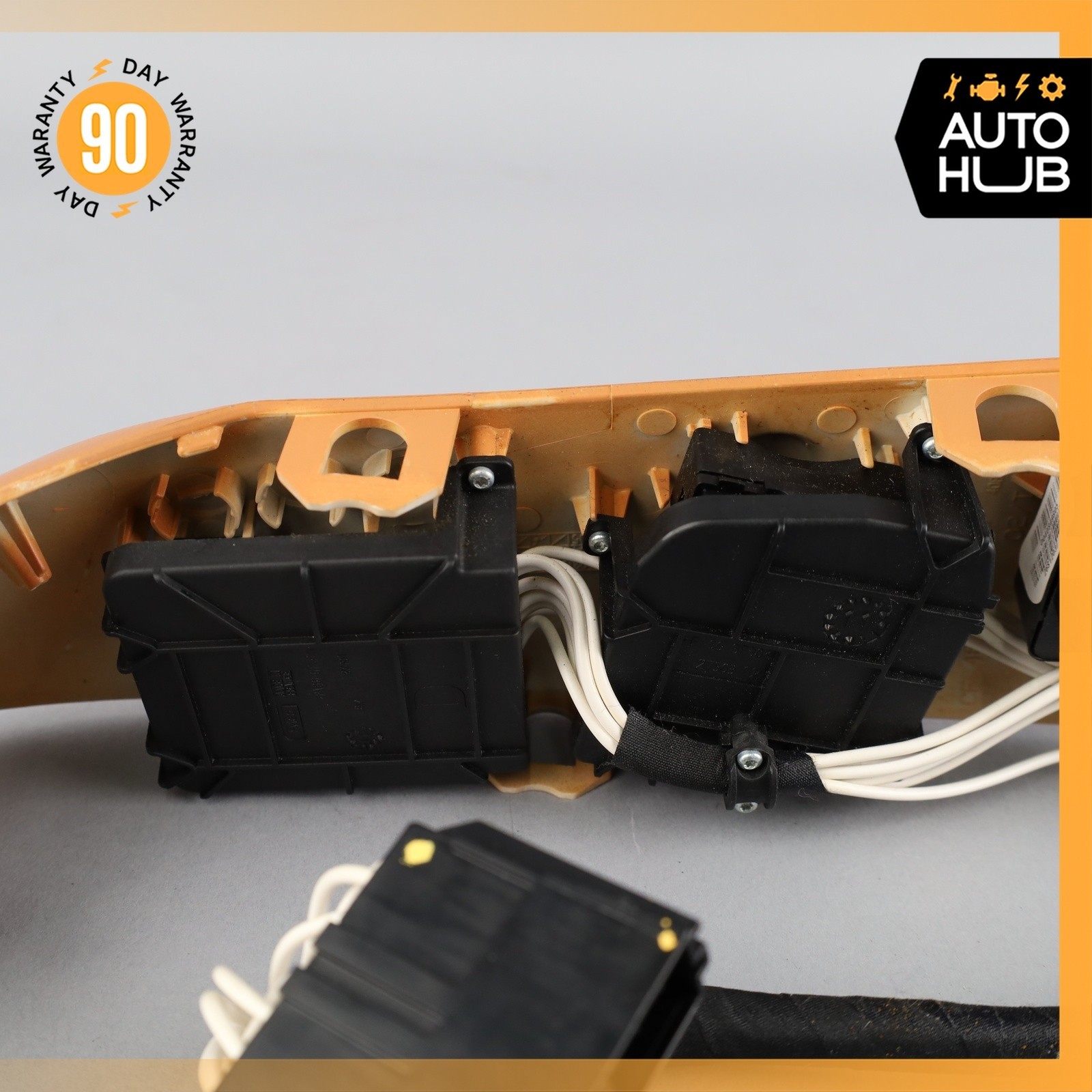 03-13 Maserati Quattroporte M139 Front Right Seat Control Switch 40808905 OEM