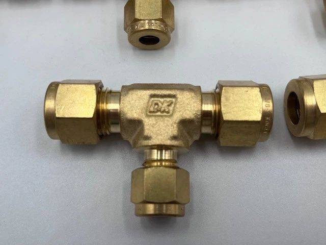 Lot of 13 3/8 x 3/8 x1/4 Tube Tee Brass Compression Fitting Plumbing Adapter - Image 3 of 4