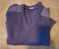 Pull  100%  pure laine Vierge Saint james,  France 104/M Armée de l air ( Neuf )