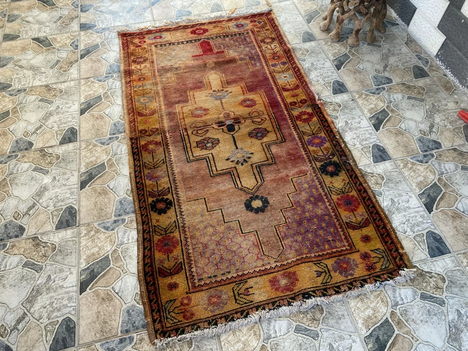 Alfombra turca vintage de 3x6 pies, patrón geométrico, alfombra tribal oriental roja azul Foto 4 de 4