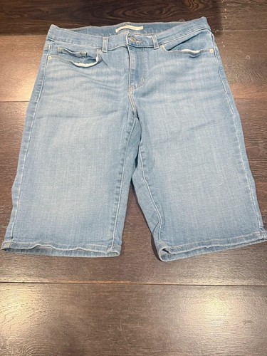 Levi’s Classic Bermuda Shorts Women’s W29  203