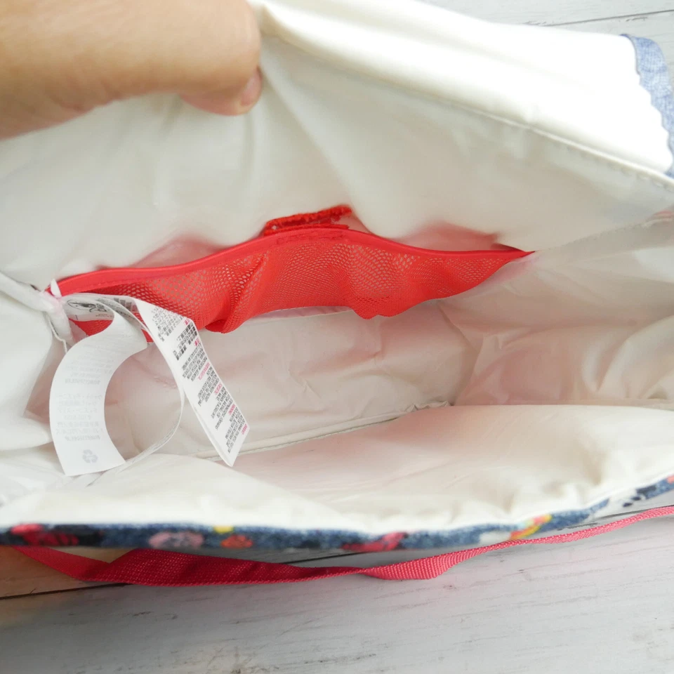 Bolsa de almuerzo aislada Disney Minnie Mouse azul denim con lazo rojo y arco iris Foto 3 de 4