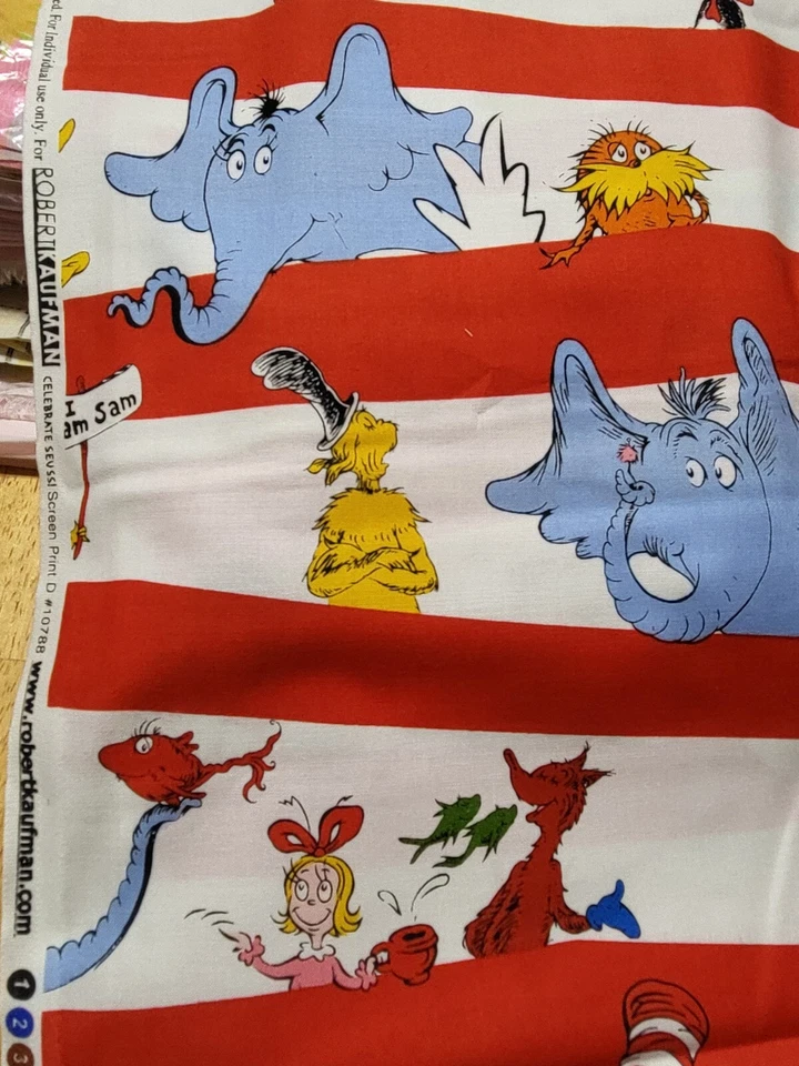 Fuera de existencia Dr. Seuss Celebrate Seuss Robert Kaufman tela de algodón I EDREDÓN ESPÍA BTHY Foto 2 de 3