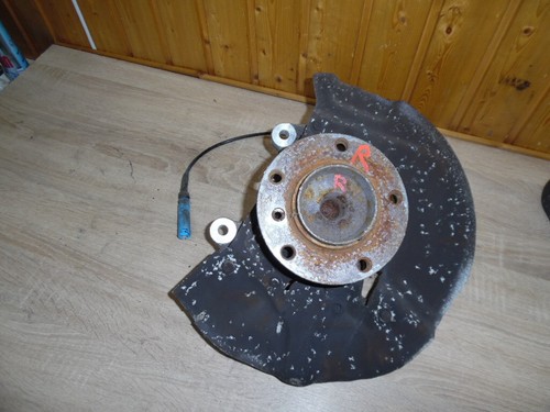 BMW E60 E61 3,0i Achsschenkel Radnabe Vorne rechts Radlagergehäuse mit ABS Senso
