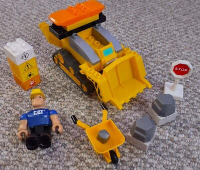 Megabloks CAT Construction Site Collection - 22 Pieces