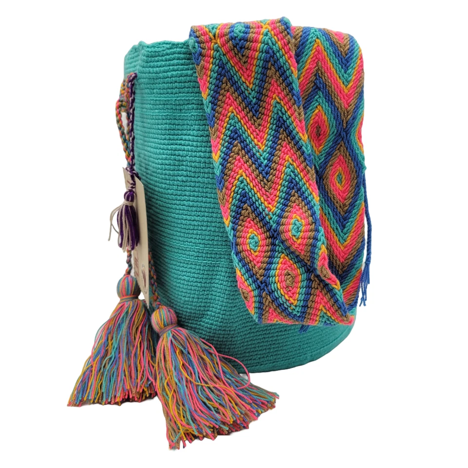 NUEVO CON ETIQUETAS 🇨🇴 Bolso Mochila Wayuu Colombiano Grande Hecho a Mano Sólido Informal Calidad Superior Foto 4 de 4
