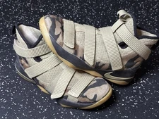 Nike Zoom LeBron Soldier 11 Camo Size 7 Youth Basketball Boys Shoes Straps
