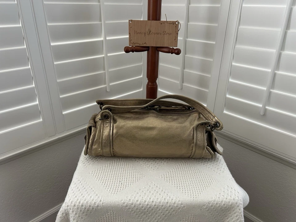 Cartera de Colección Juicy Couture Jane/Janie Cuero Dorado Metálico agrietado Y2K Foto 3 de 4