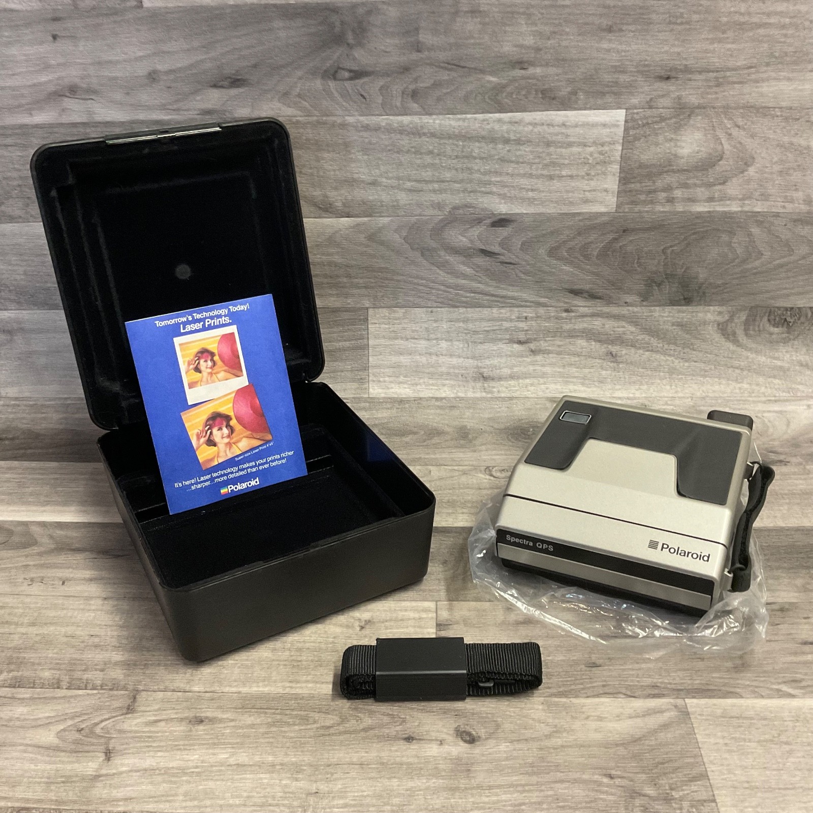 Vintage POLAROID Spectra QPS Instant Film Camera w\ Case - Tested - MINT