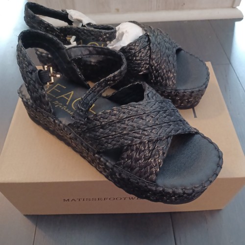 BEACH by Matisse Sunshine Raffia Platform Strappy Sandals Black Women 8 NEW BOX