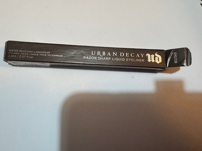 URBAN DECAY DEMOLITION EYELINER RASIERMESSERSCHARF FLÜSSIG