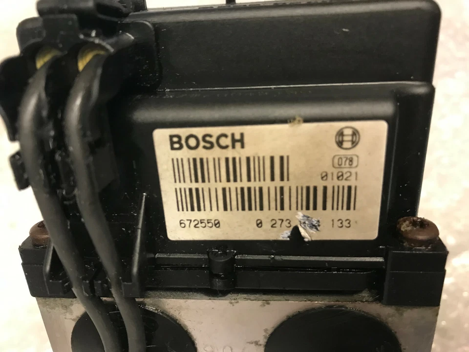 VW Passat, Audi A4 A6 ABS Pump ECU 8E0614111P 8E0 614 111P 0273004133 - Image 2 of 4