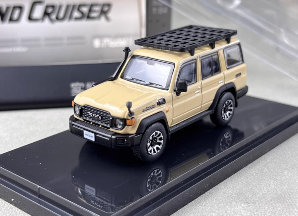 Model1 1:64 Yellow Land Cruiser LC70 ORV Off Road Model Metal Diecast Car