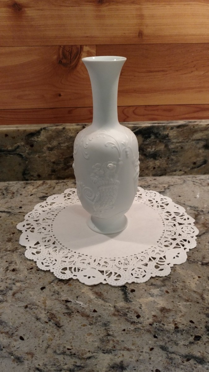kaiser - KAISER 花瓶　bouquet Vintage Kaiser White Bisque Porcelain Oval Bouquet Vase
