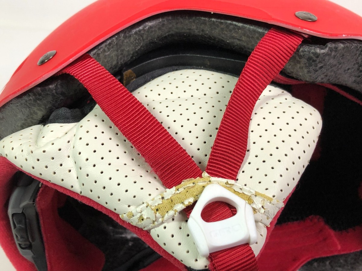 Giro Surface-s Snow Helm – Schlanker Skate-Style Mit Krempe, Perfekt Für Urbanen Winter-Spaß
