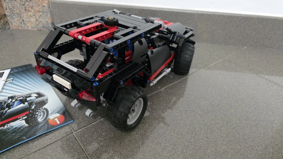 LEGO Technic 8081 Extreme Cruiser, foto 3 di 4