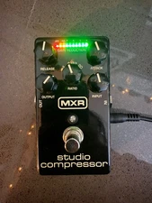 MXR Dunlop Studio Compressor M-76 Guitar Effect True Bypass M76 