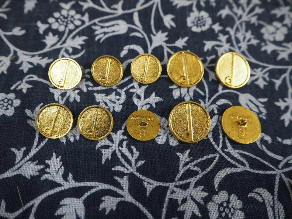 10pcs gold-colored  bundle of dunhill buttons special vintage  buttons - Image 3 of 3