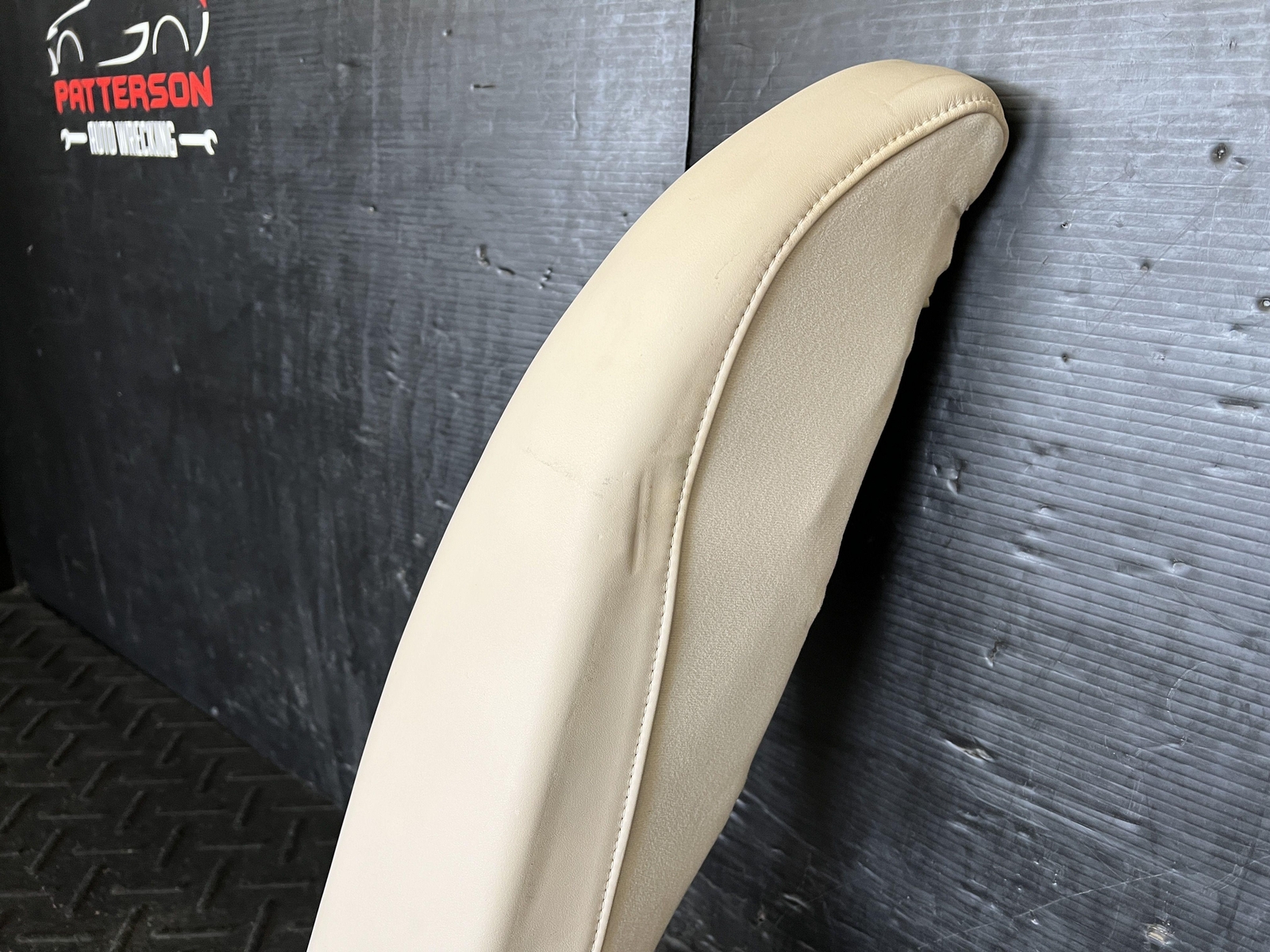 2016 MASERATI GHIBLI REAR PASSENGER RIGHT BACK SEAT END PIECE TAN LEATHER