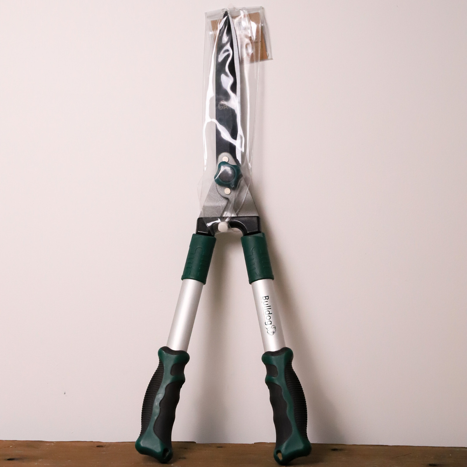 Brand New Unused Gardening Premier Wavy Blade Hedge Shears
