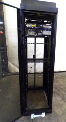APC NETSHELTER SX ENCLOSURE E242296, RACK POWER DISTRIBUTION UNIT AP7864, NO KEY