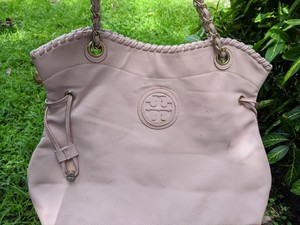 tory burch camel bag