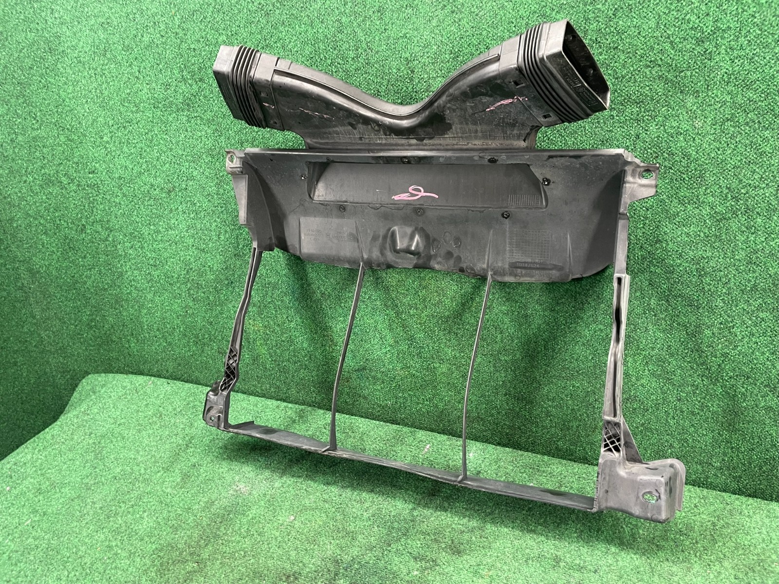 🛑 14-20 Maserati Ghibli 3.0 Front Radiator Air Guide Deflector Intake Duct OEM