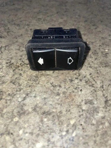 BMW 5 Touring E39 Schalter für Fensterheber hinten links 8368974 3.00 33758247