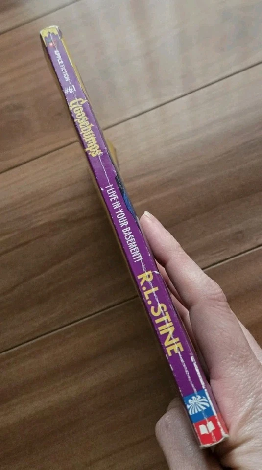 RL Stine Goosebumps #61 I Live in Your Basement! Book 1st Edition Original Serie - Image 2 of 4