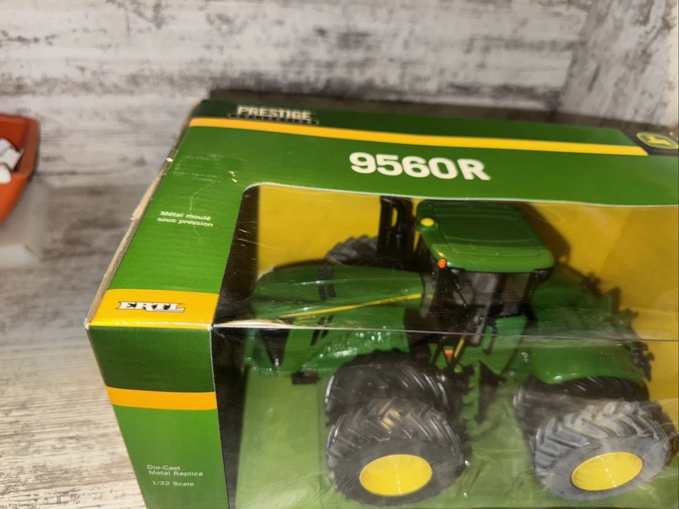 1/32 Scale John Deere 9560R 4wd Tractor With Duals Prestige Collection Ertl - Image 4 of 4