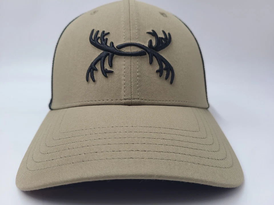 Under Armour Caza Ciervo Cuernos Logo Malla Camionero Snapback Sombrero Gorra Marrón Negro Foto 2 de 4