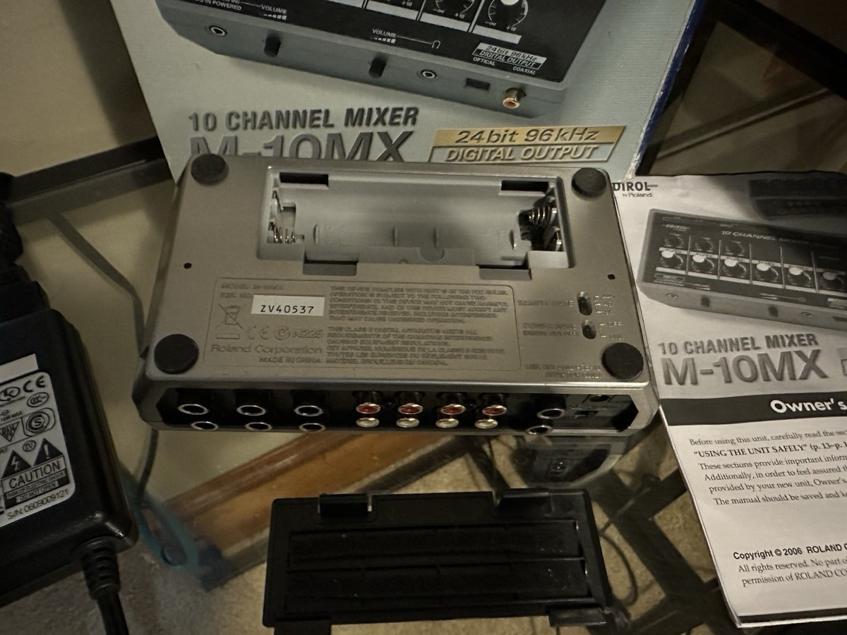 Roland Edirol 10 Channel Mixer M-10MX 24 Bit 96 kHz Digital Output