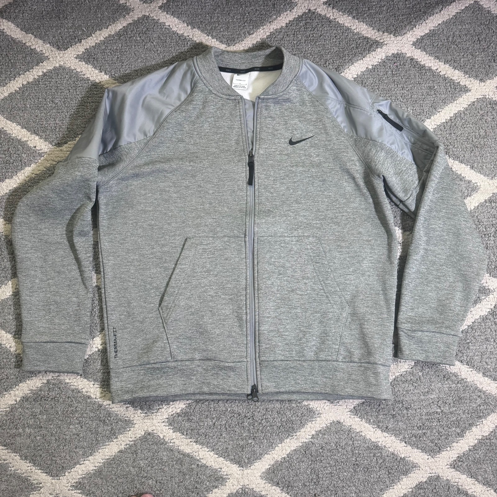 SACAI X NIKE Nike Therma FIT Giubbotto Bomber Uomo Allenamento Full Zip Grigio Taglia Large