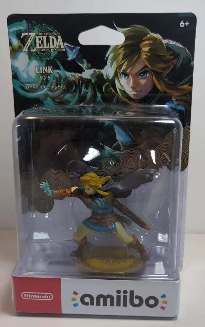 Link Legend of Zelda Tears of the Kingdom Amiibo Figure Nintendo